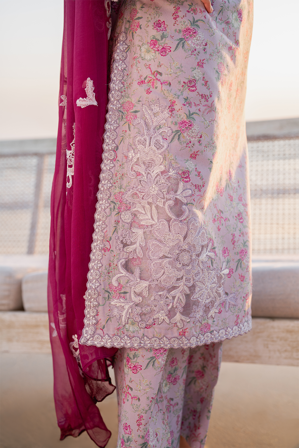 UE-403 Embroidered Lawn - Iznik