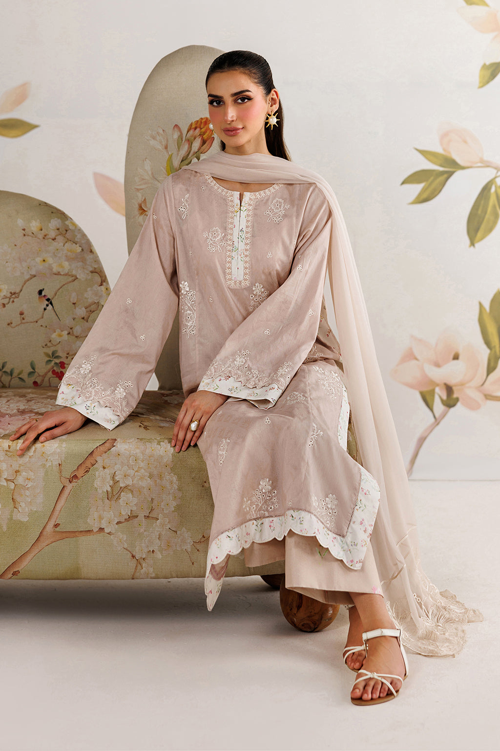 UE-687 Embroidered Lawn