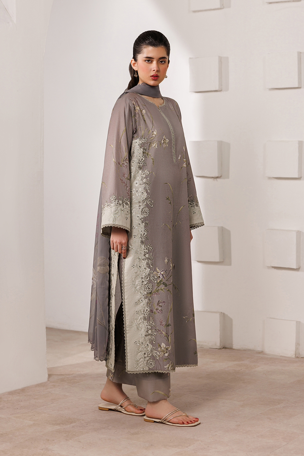 UE-638 Printed Lawn