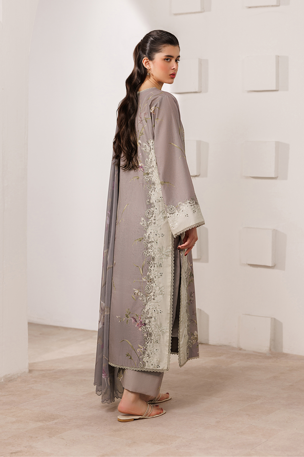 UE-638 Printed Lawn
