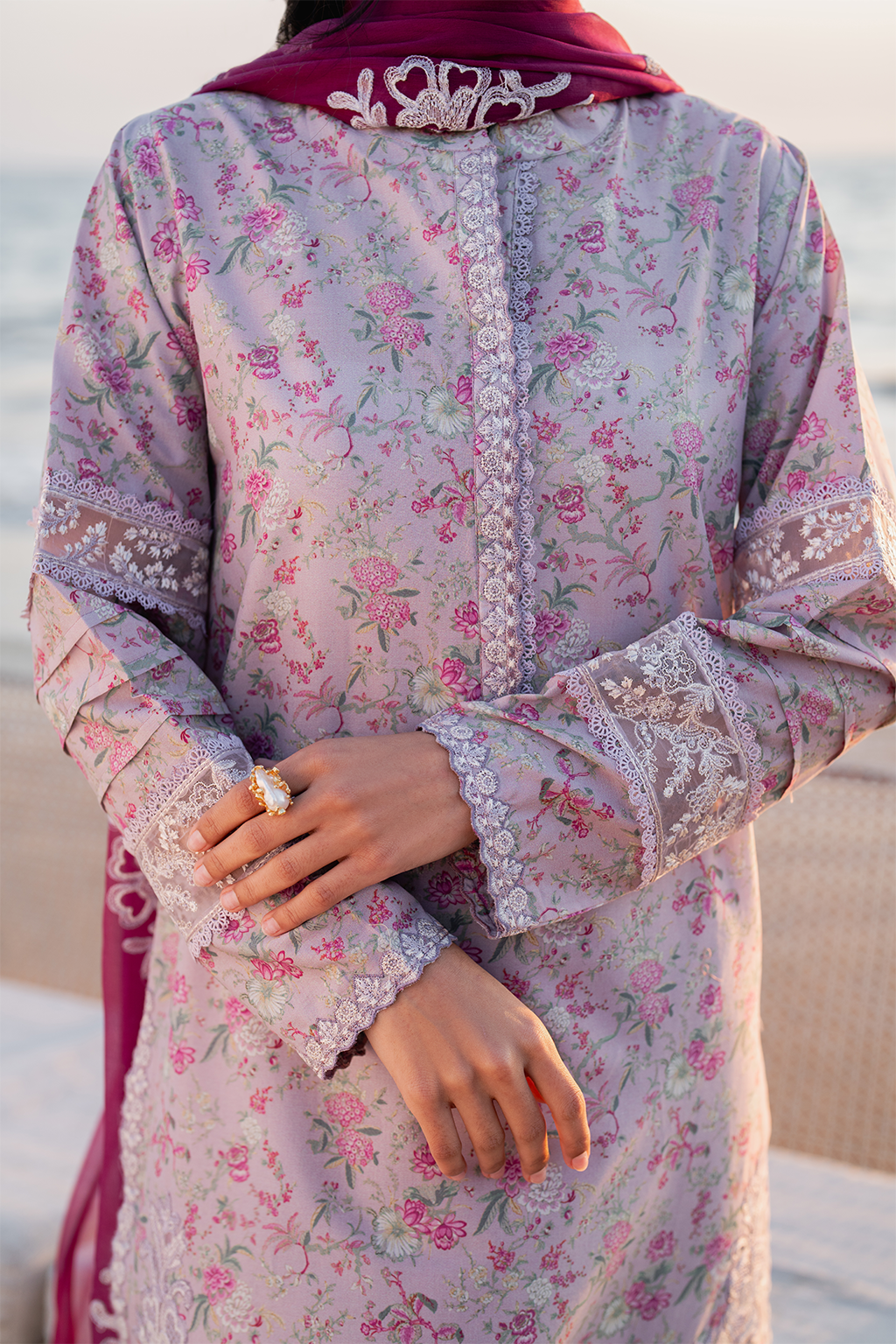 UE-403 Embroidered Lawn - Iznik
