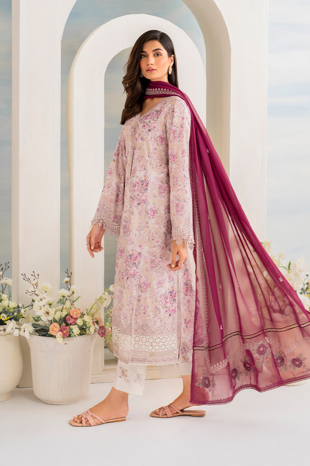 IGL-08 Embroidered Lawn - Iznik