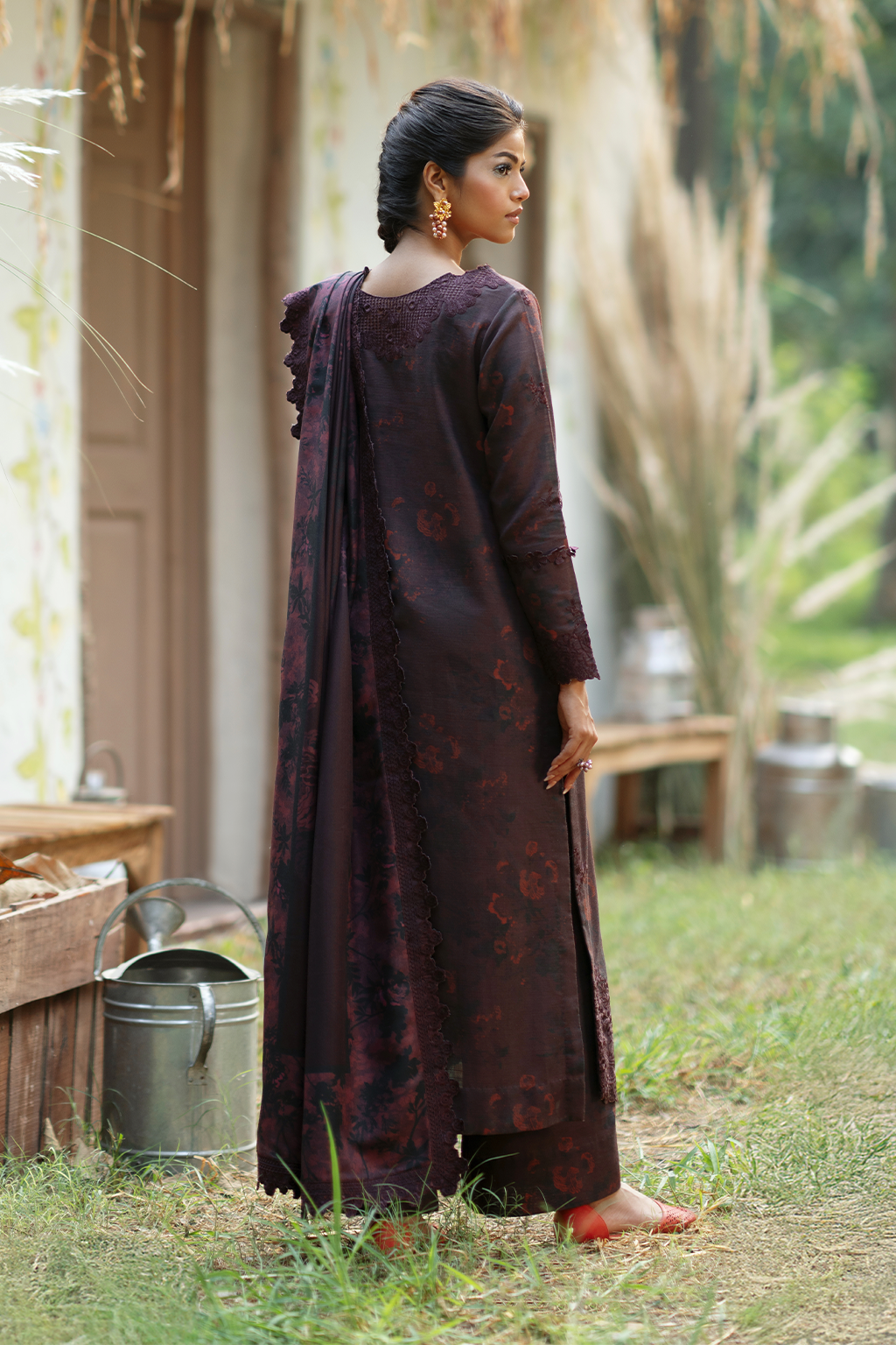 IPK-04 Embroidered Slub Khaddar - Iznik