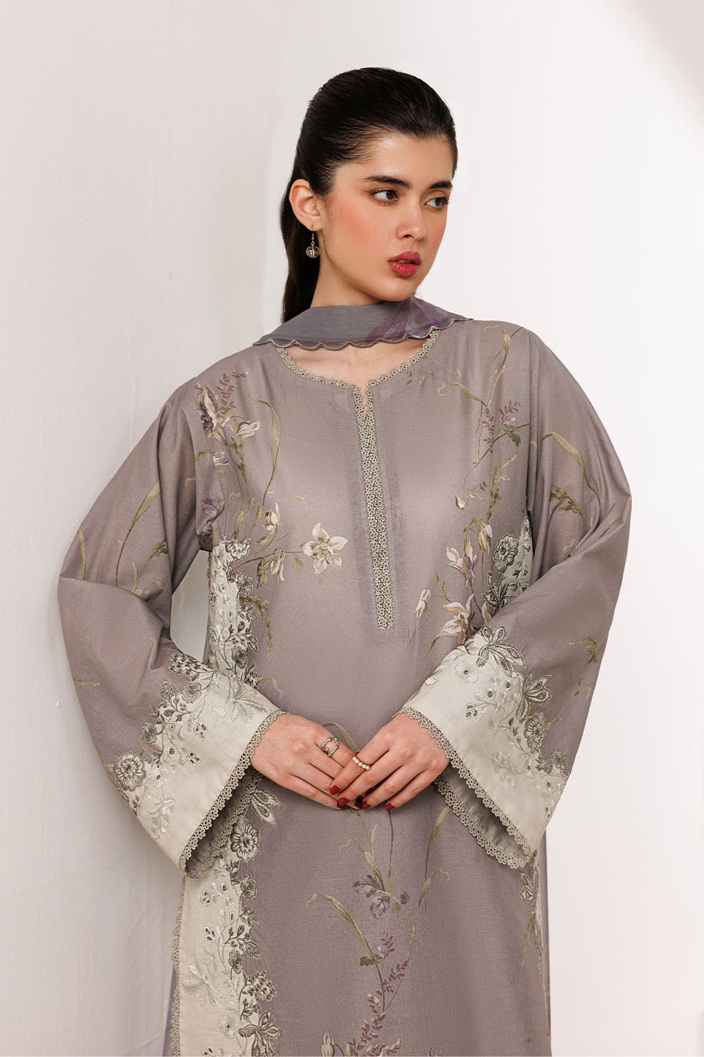 UE-638 Printed Lawn Secondary image