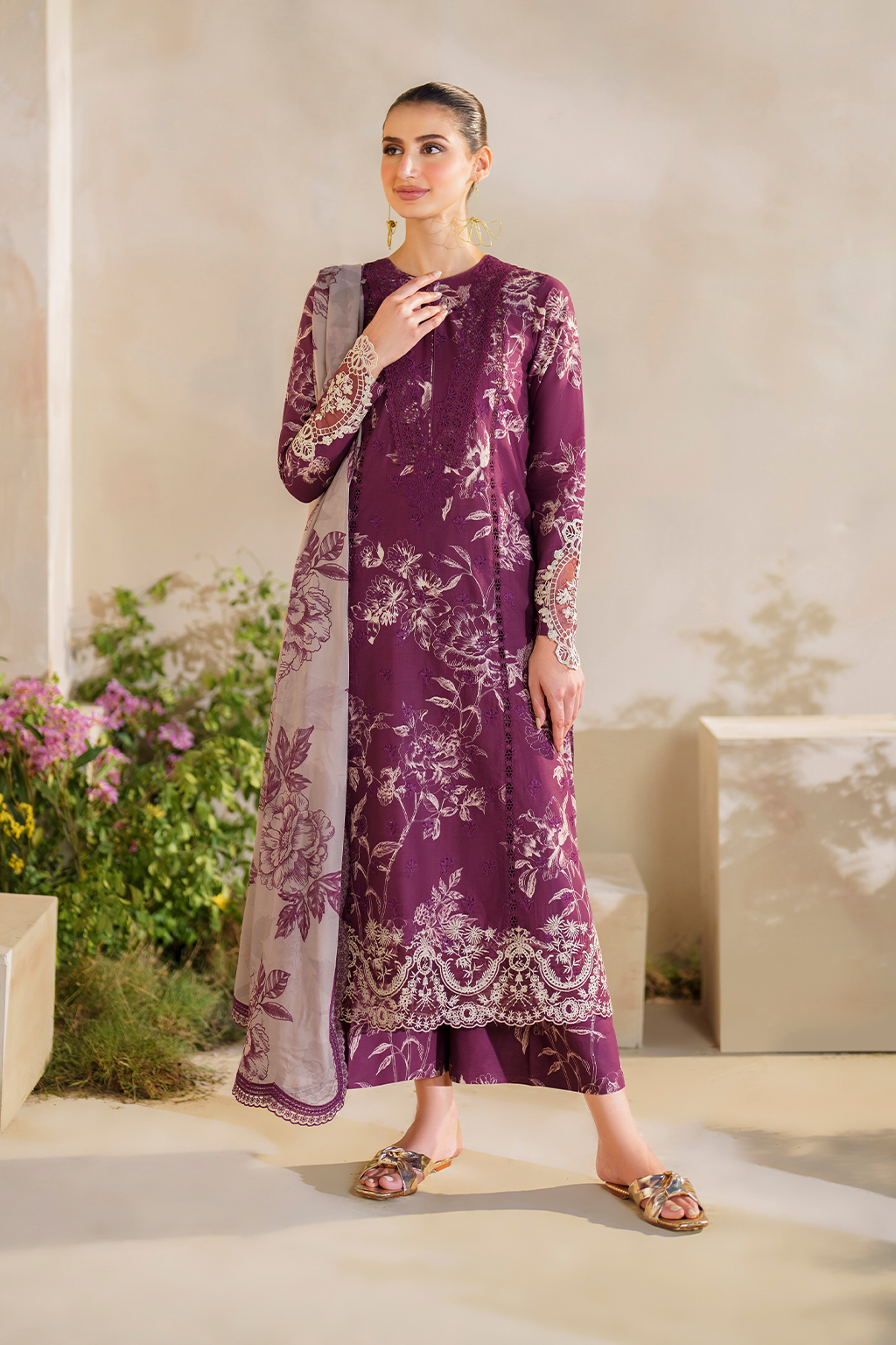 SFL-04 Embroidered Lawn - Iznik Main image
