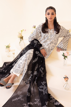 UE-261 Embroidered Lawn - Iznik