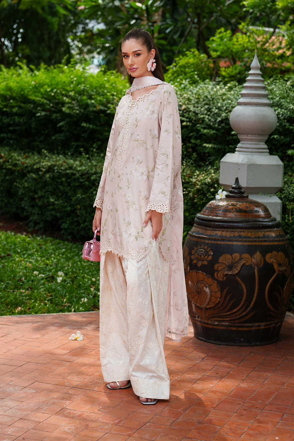 UE-528  Printed Lawn - Iznik