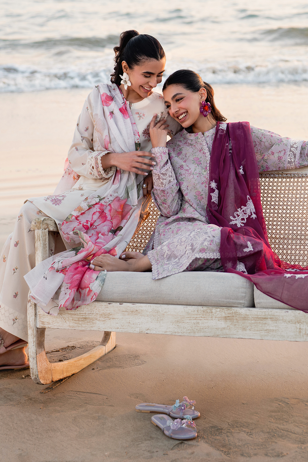 UE-403 Embroidered Lawn - Iznik