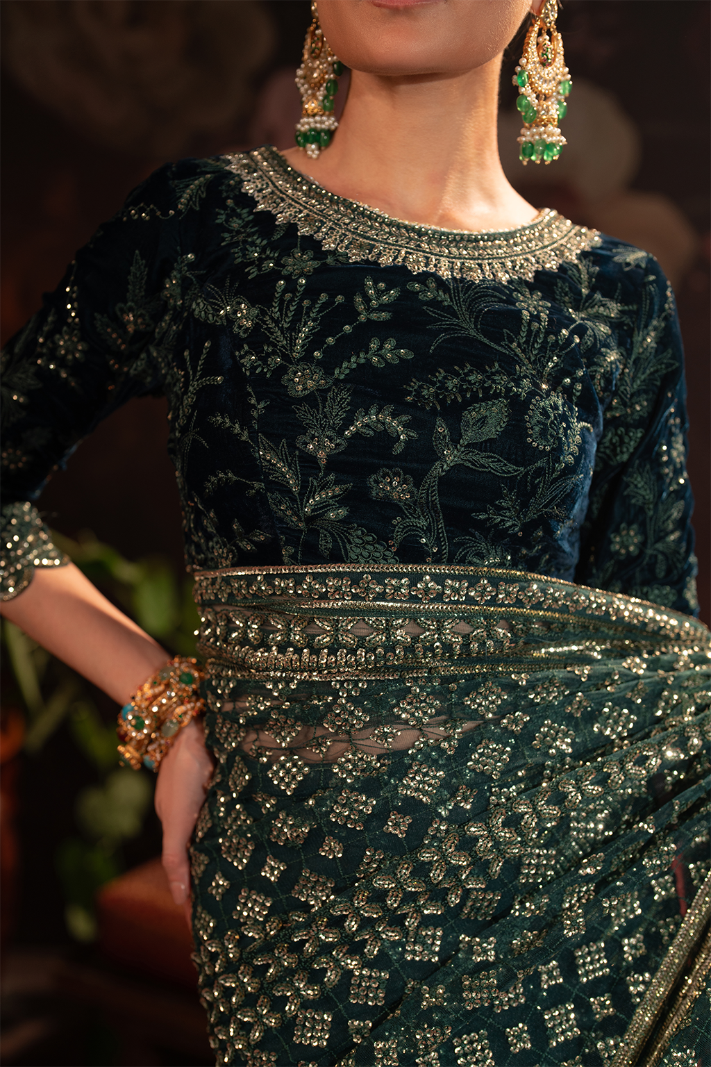 IV-46 Embroidered Velvet - Iznik