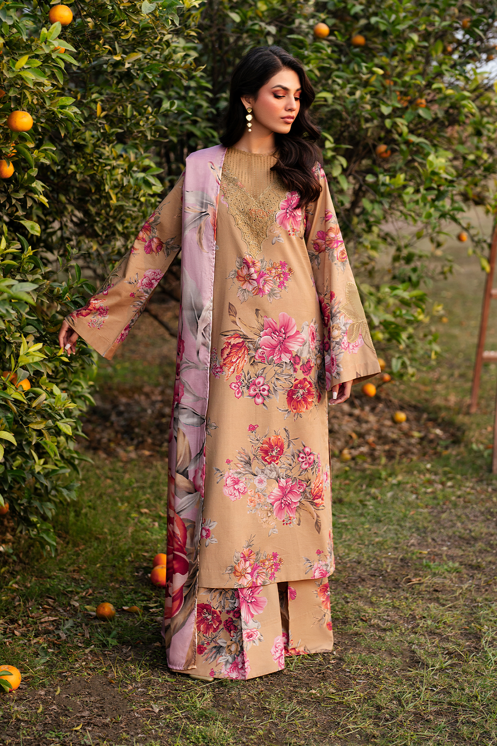 UE-384 Printed Lawn - Iznik
