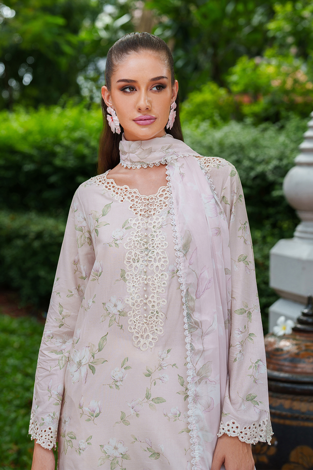 UE-528  Printed Lawn - Iznik