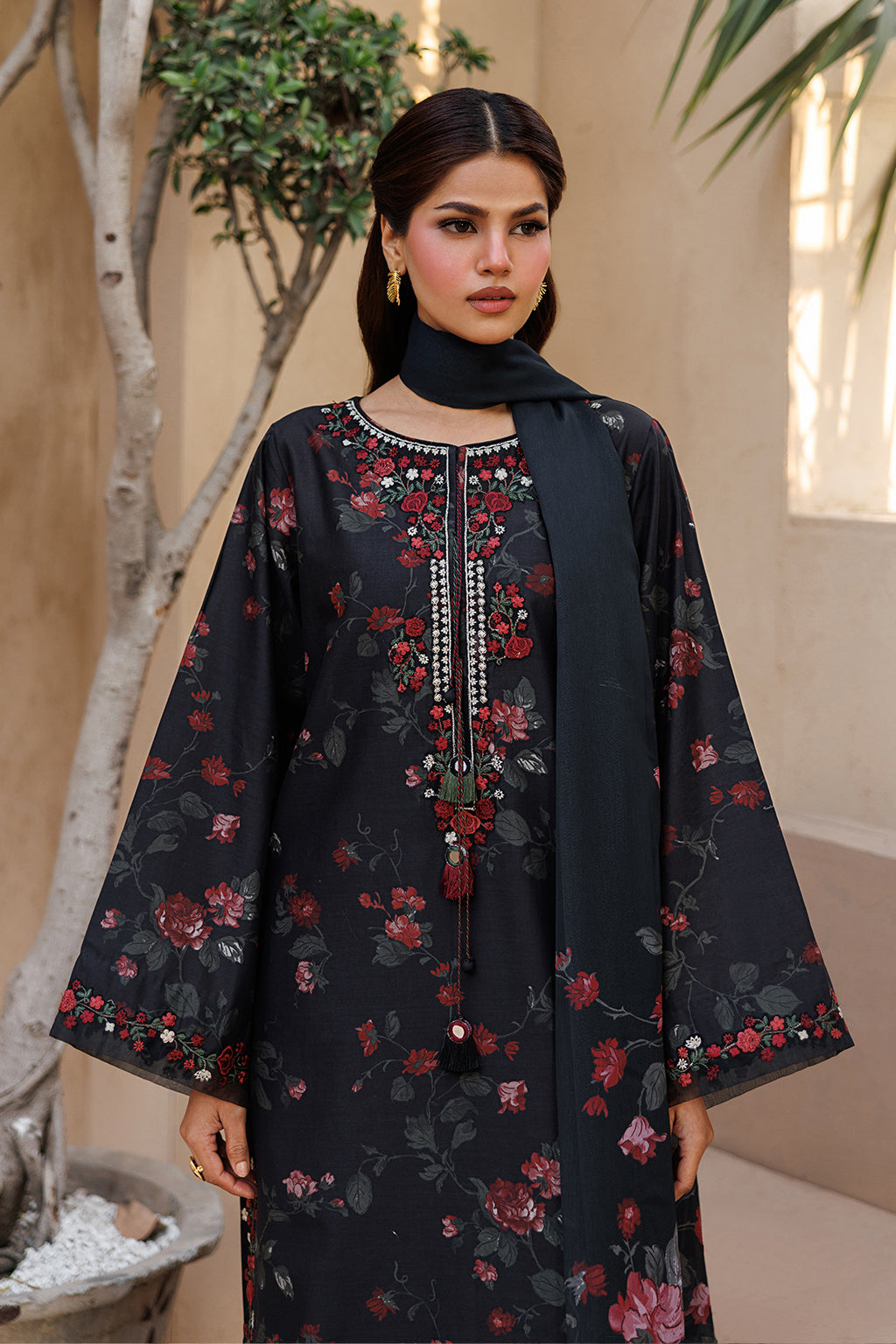 UE-662 Printed Lawn Secondary image