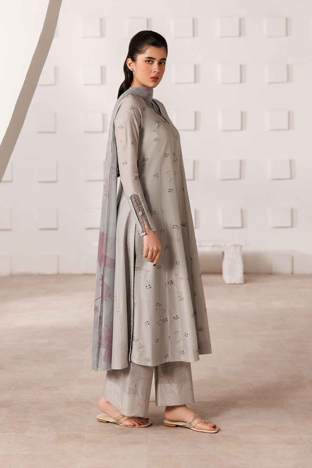 UE-634 Printed Lawn - Iznik