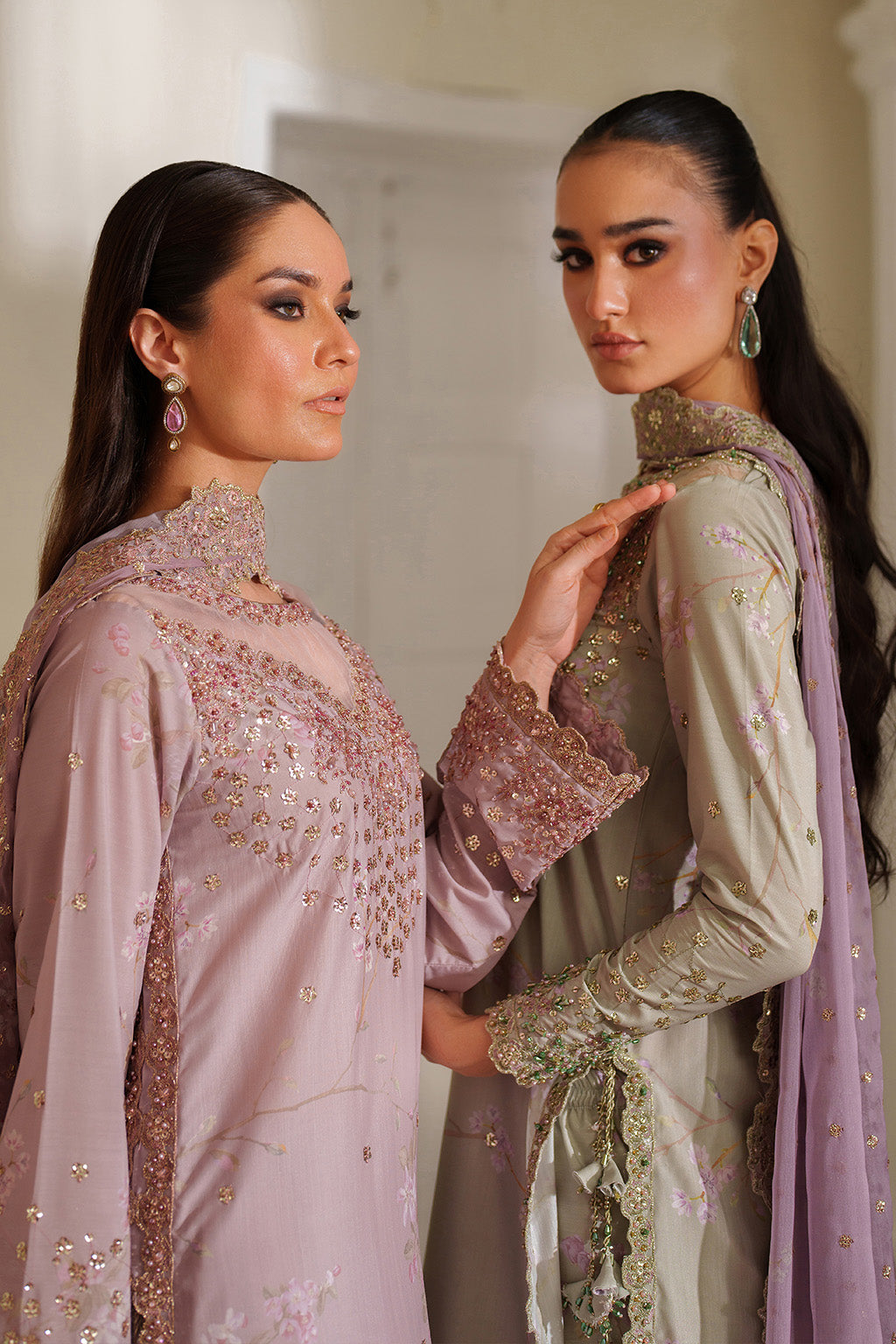 UE-539  Printed Formals