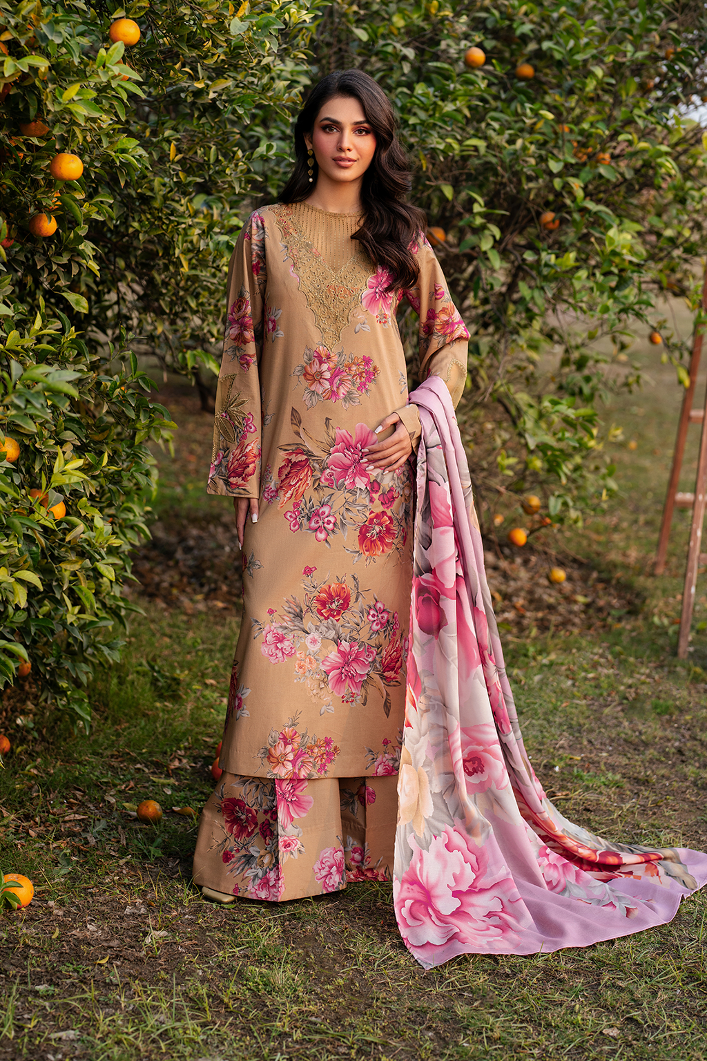 UE-384 Printed Lawn - Iznik