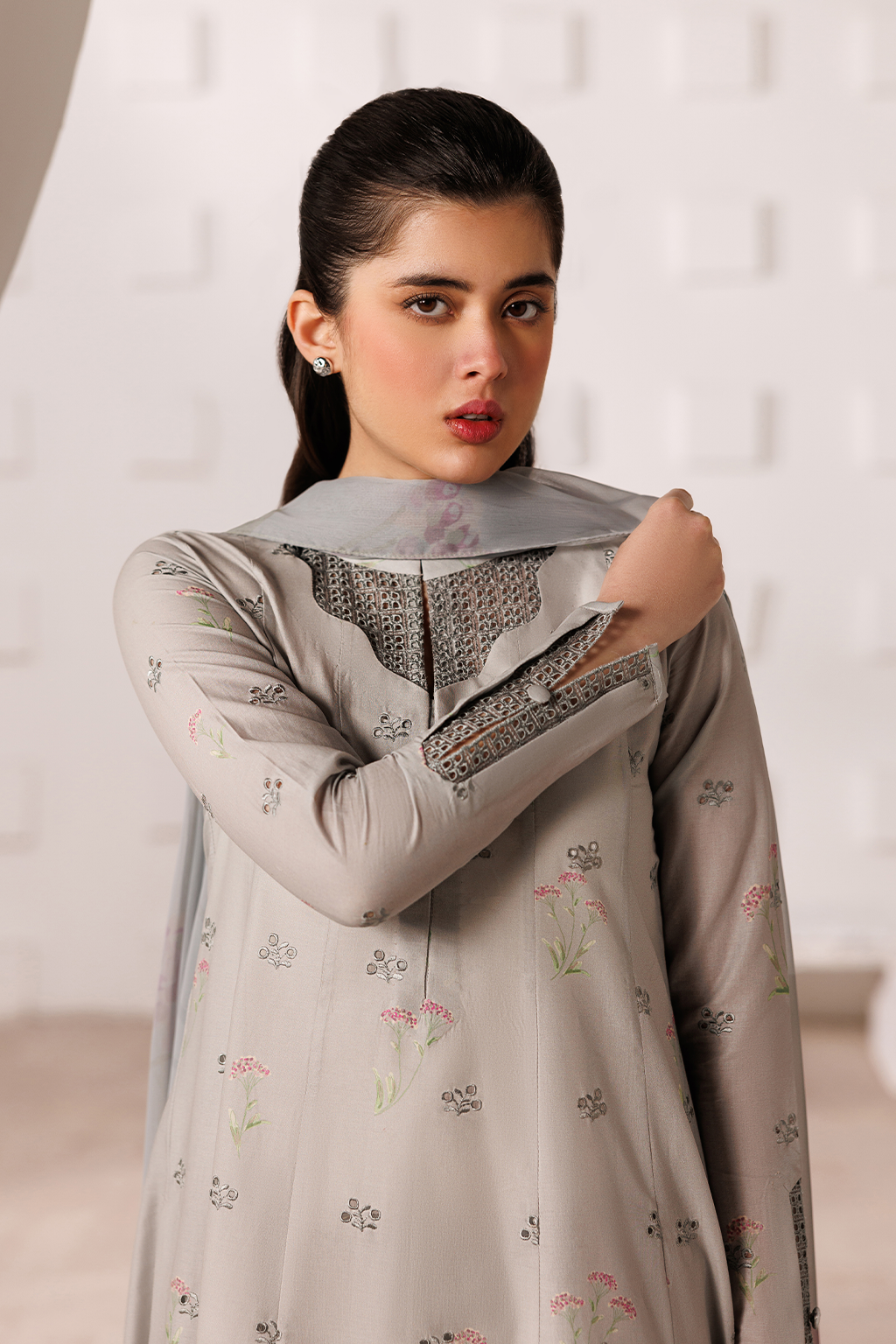UE-634 Printed Lawn - Iznik