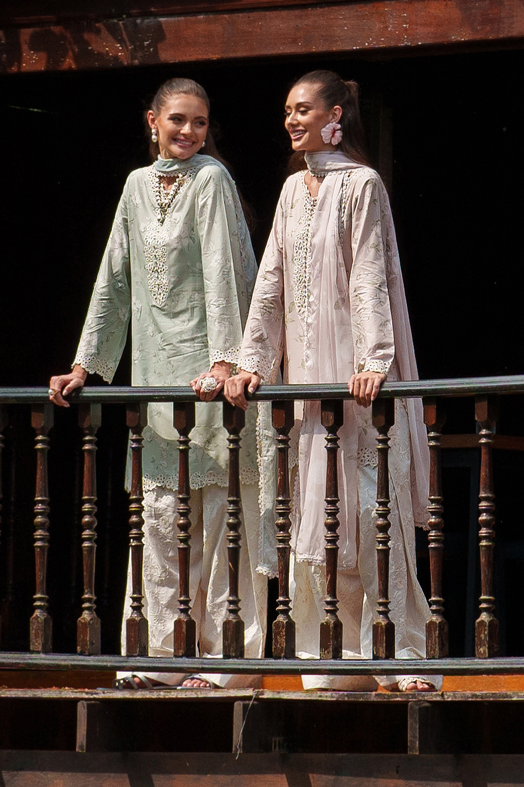 UE-528  Printed Lawn - Iznik