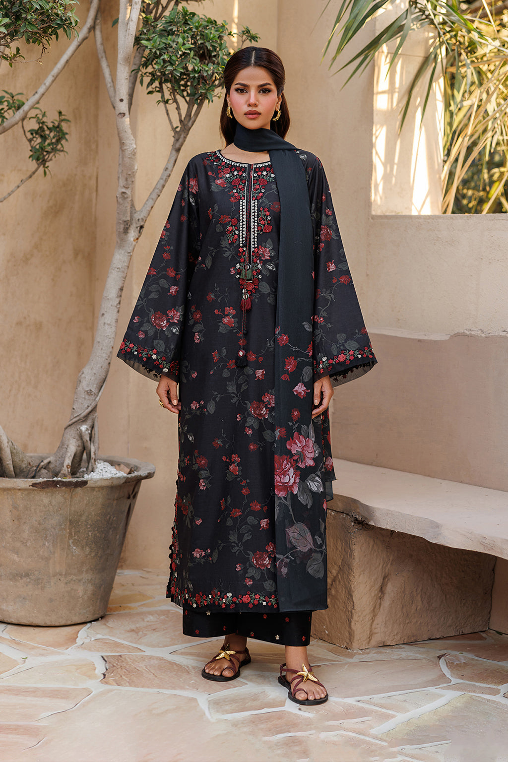 UE-662 Printed Lawn - Iznik Global Main image