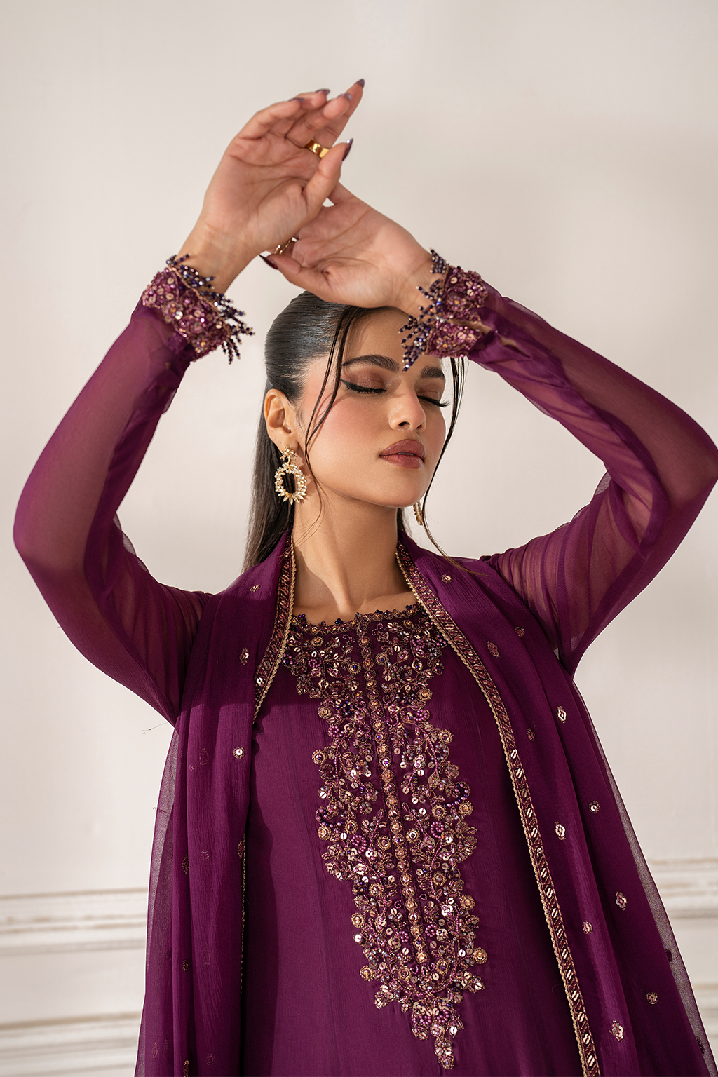 UE-480  Embroidered Chiffon - Iznik