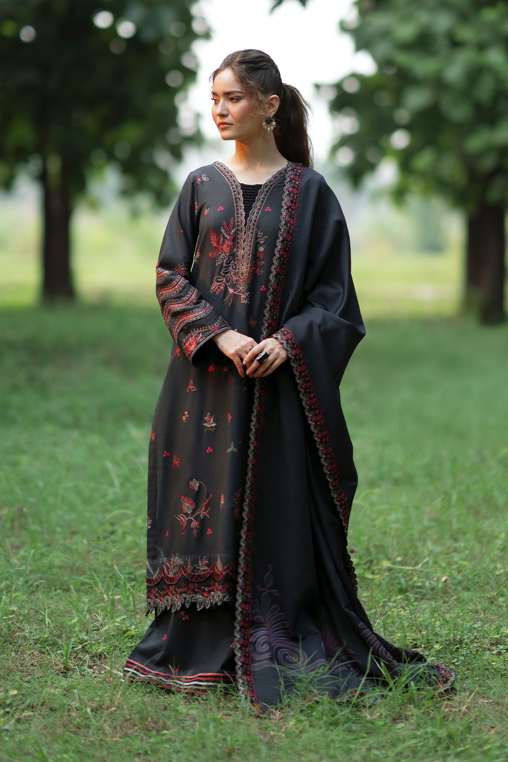 IPK-07 Embroidered Slub Khaddar - Iznik