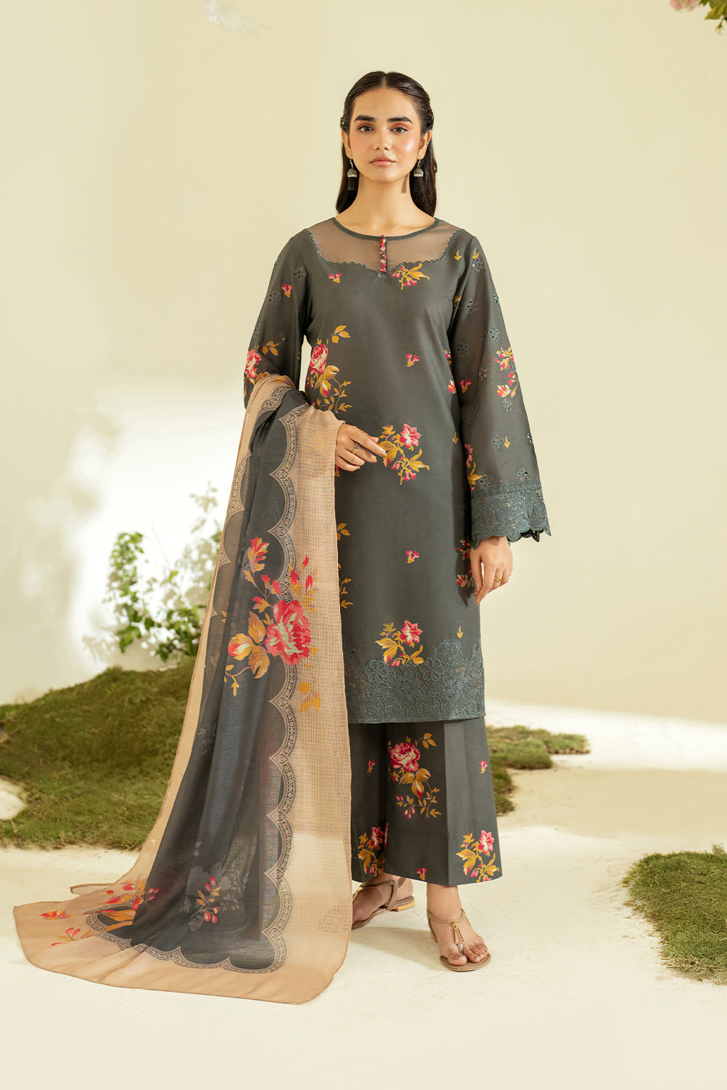 UE-452 Printed Lawn - Iznik