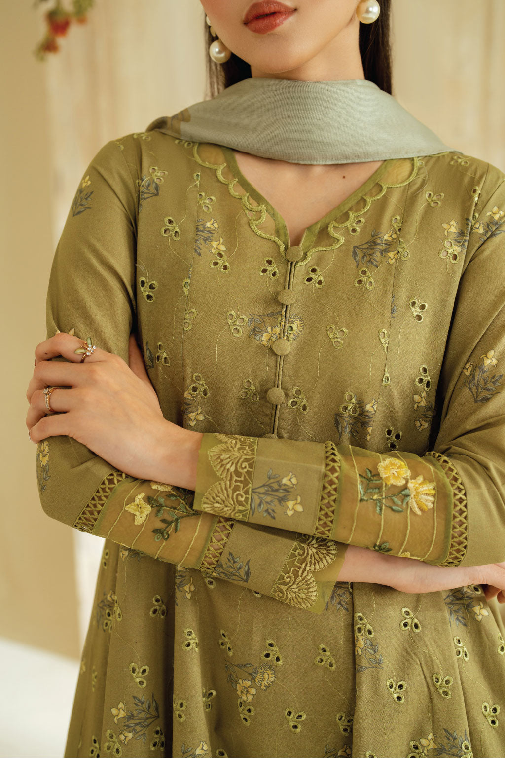 UE-447 Printed Lawn - Iznik