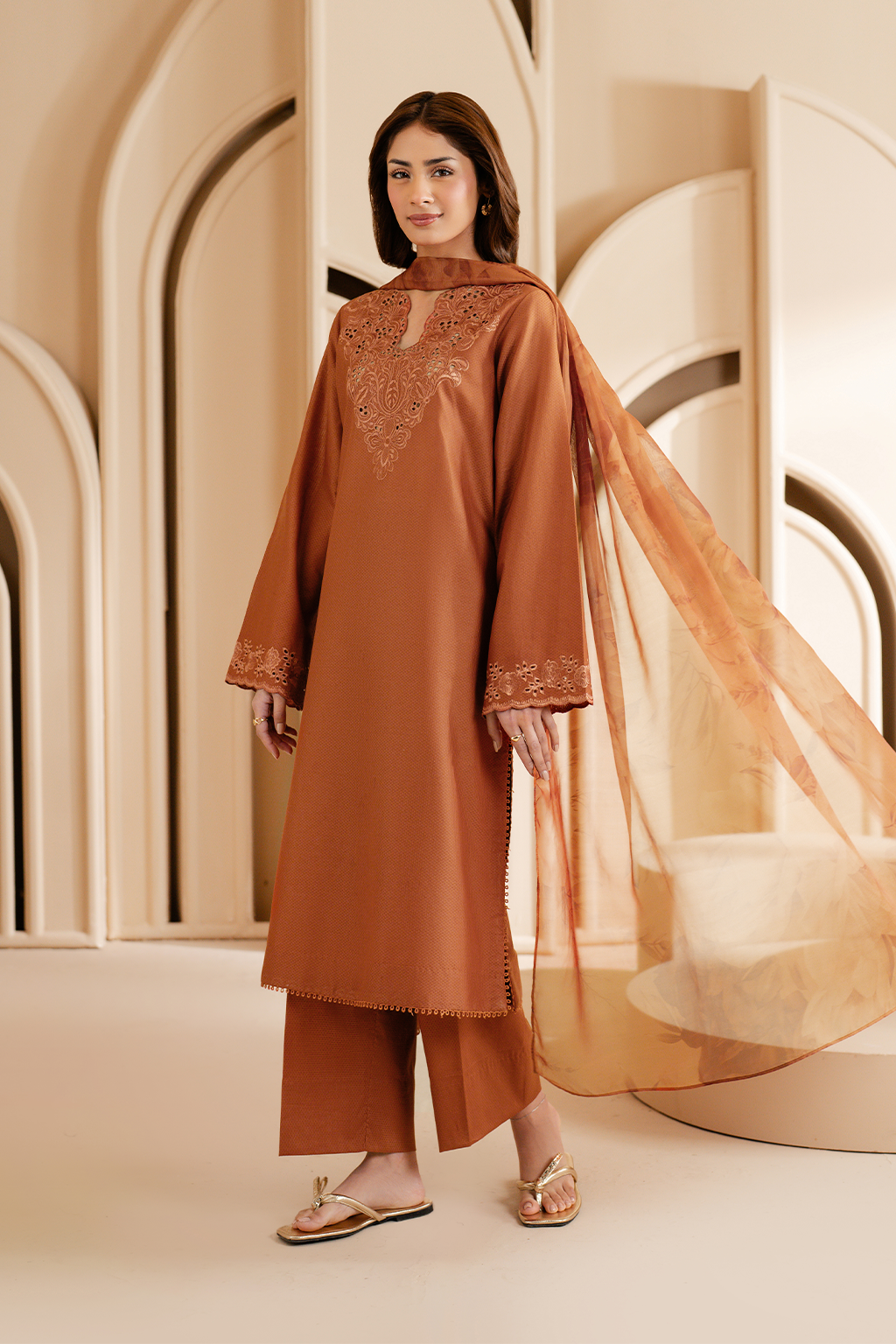 UE-461  Embroidered Lawn