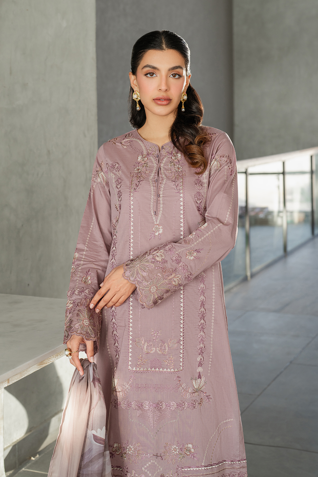 UE-398 Embroidered Lawn