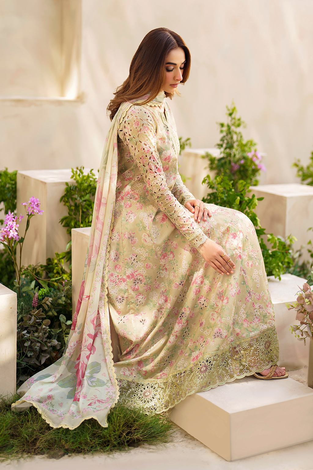 SFL-05 Embroidered Lawn - Iznik