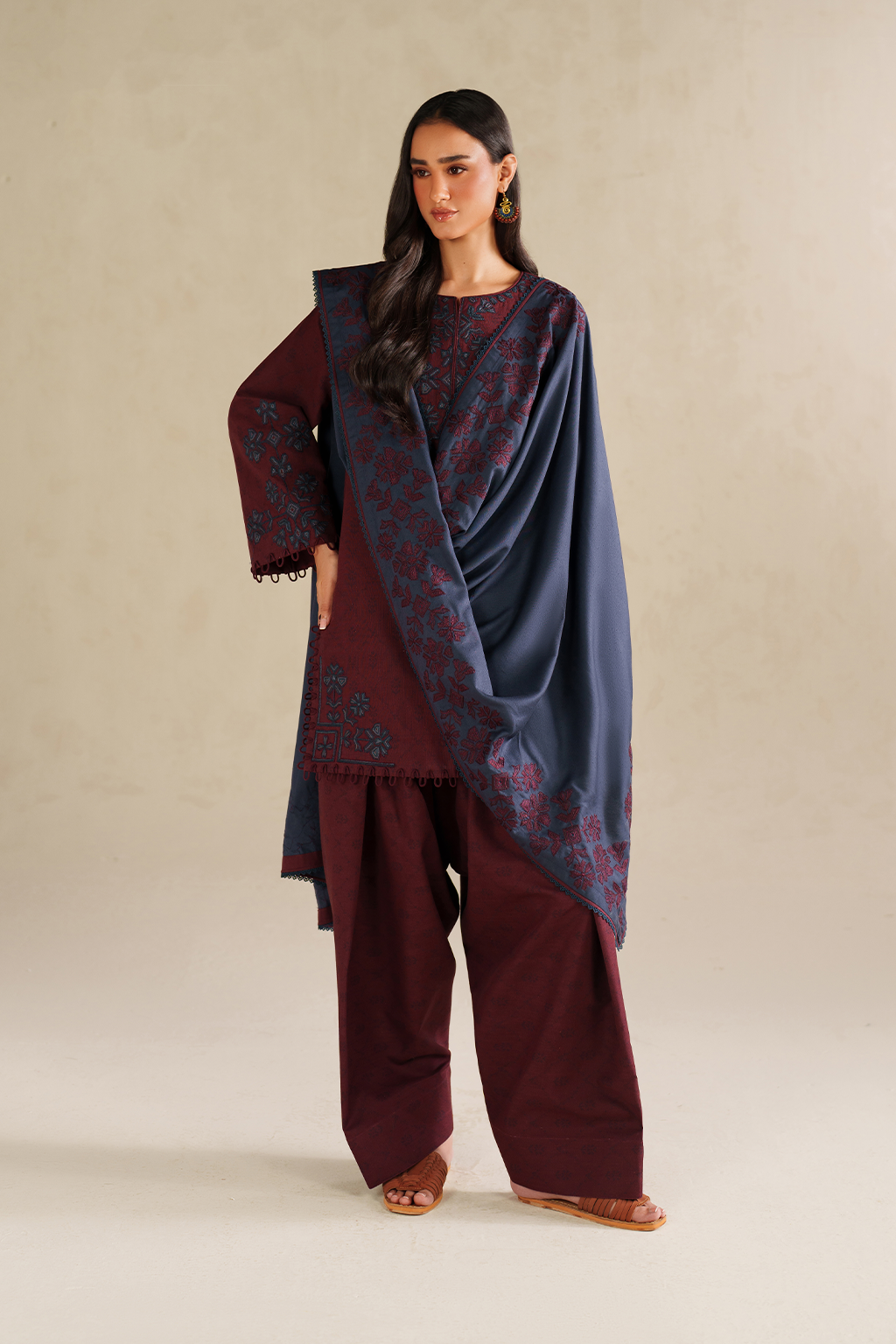 UE-592 Printed Khaddar - Iznik