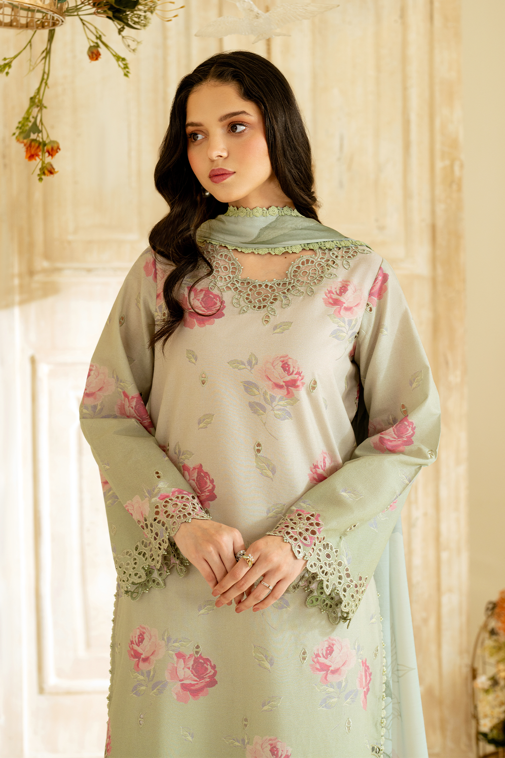 UE-445 Printed Lawn - Iznik 