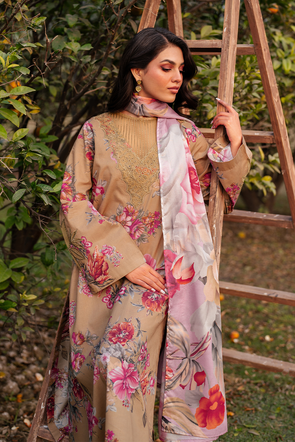 UE-384 Printed Lawn - Iznik