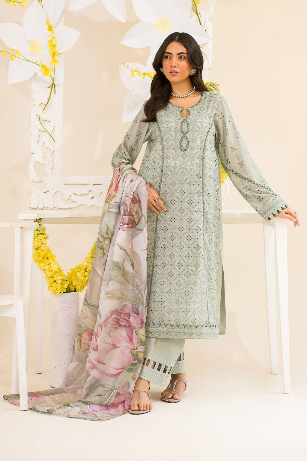 UE-189 Sleekchic - Iznik