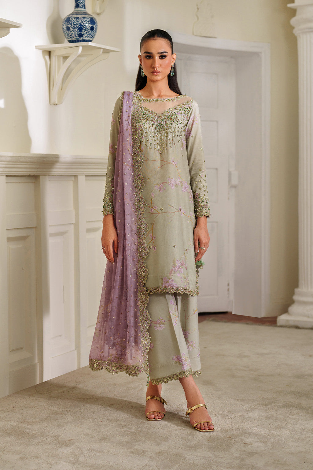 UE-539  Printed Formals