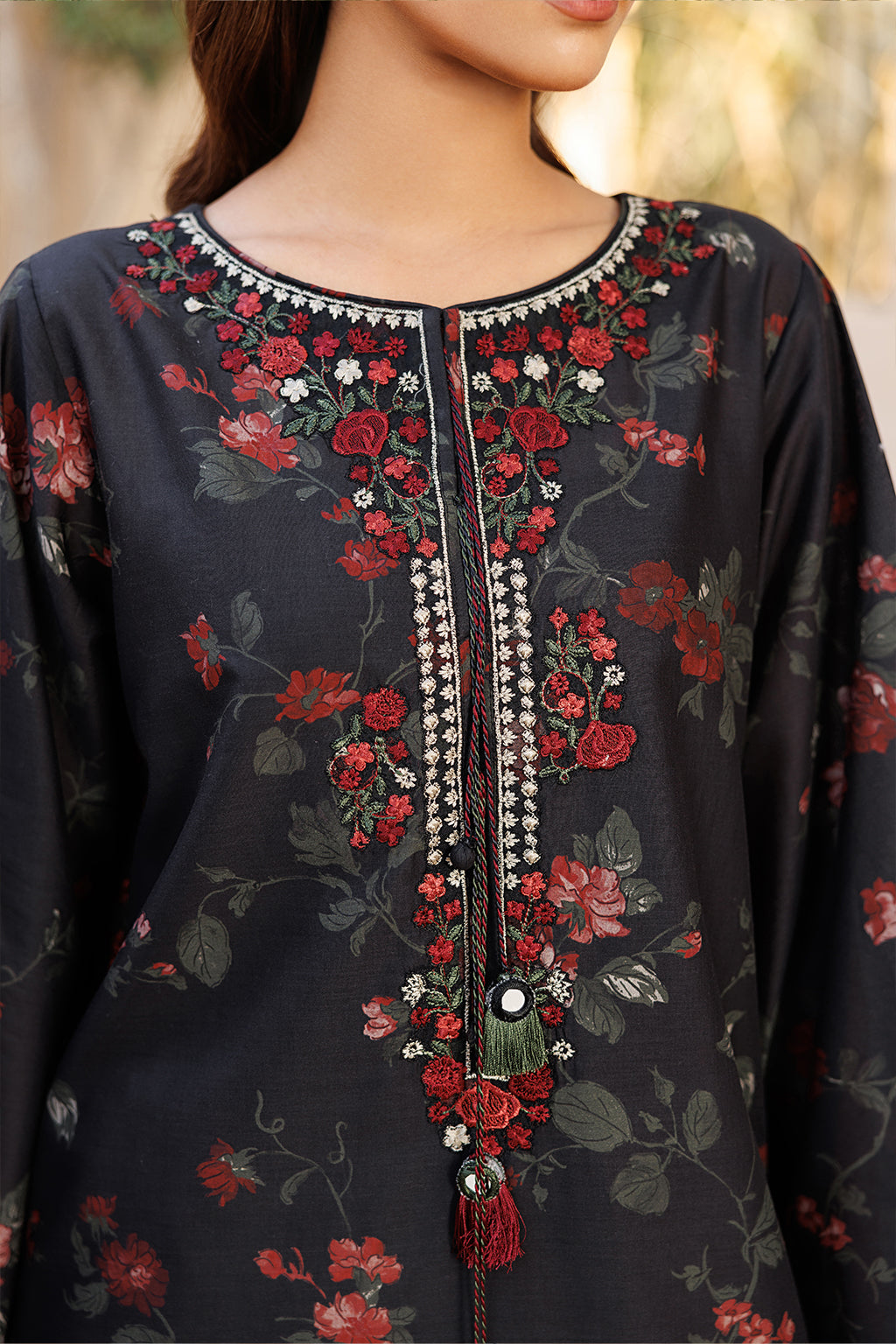UE-662 Printed Lawn Secondary image