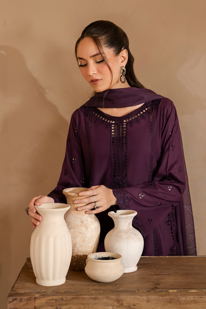 UE-467  Embroidered Lawn