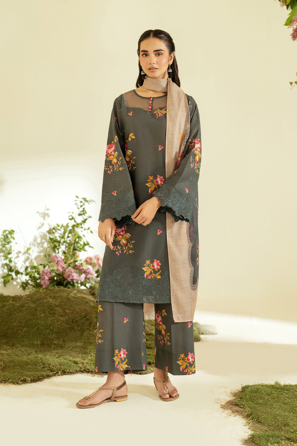 UE-452 Printed Lawn - Iznik