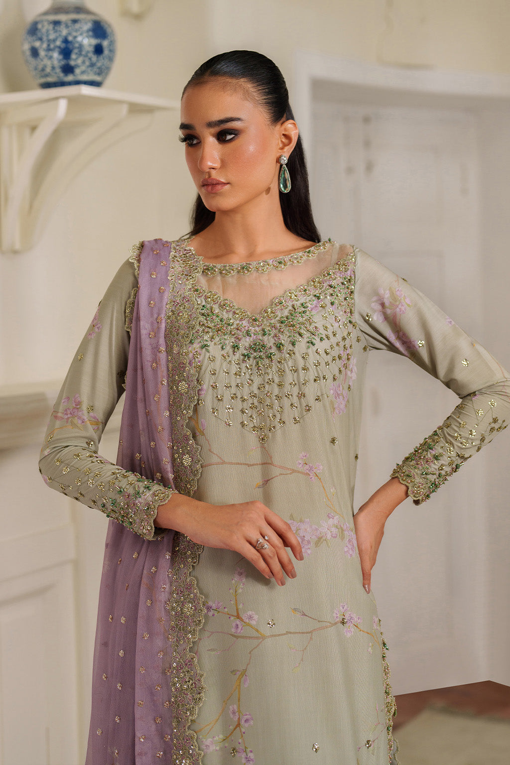UE-539  Printed Formals