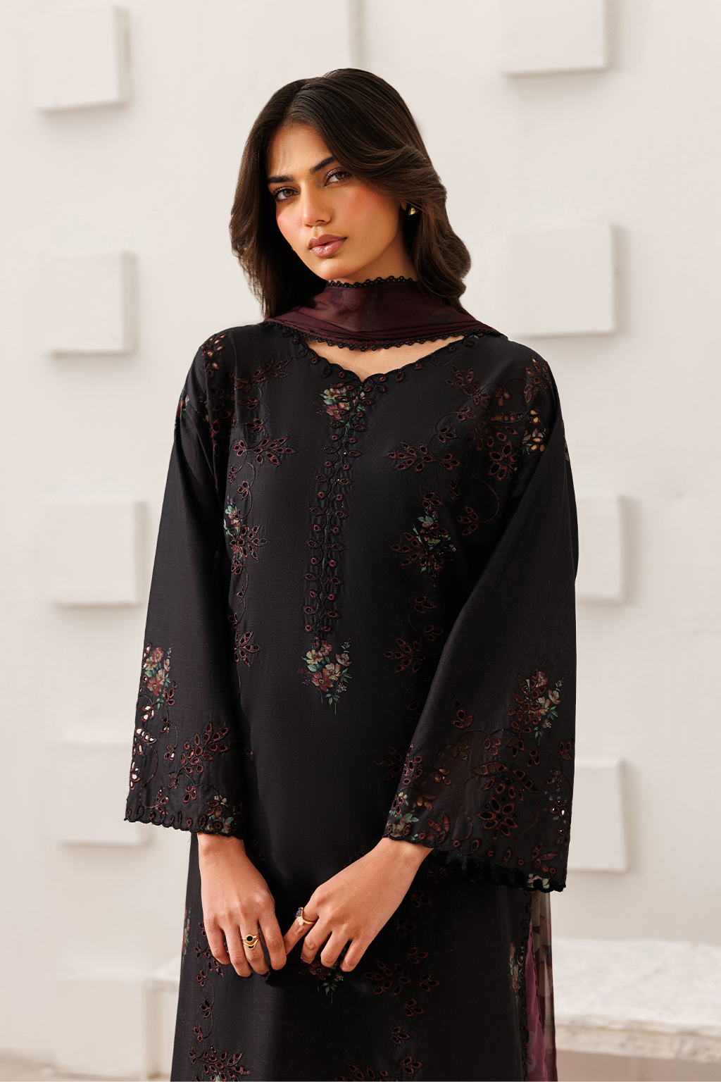 UE-637 Printed Lawn - Iznik