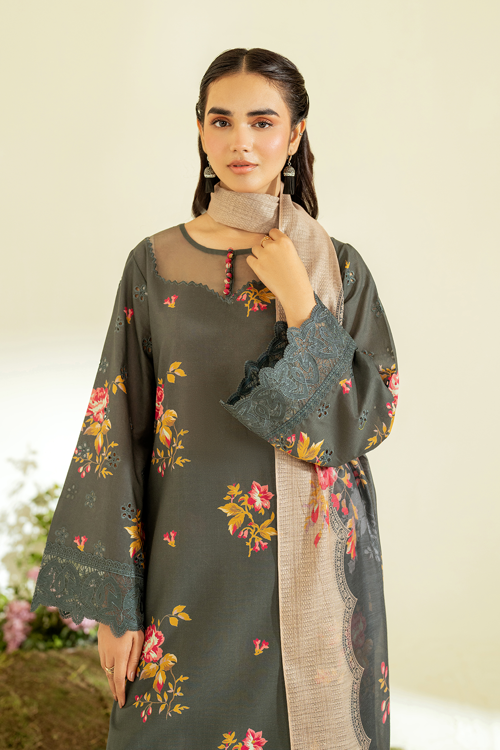UE-452 Printed Lawn - Iznik