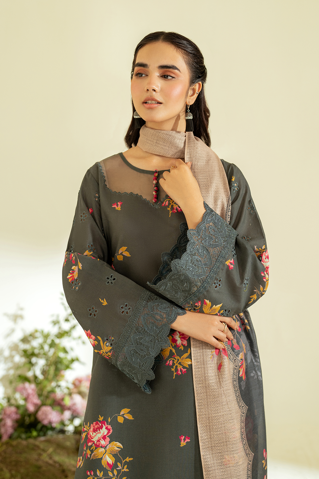UE-452 Printed Lawn - Iznik