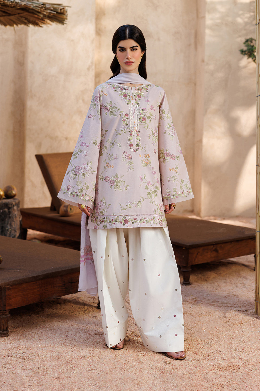 UE-661 Printed Lawn Main image