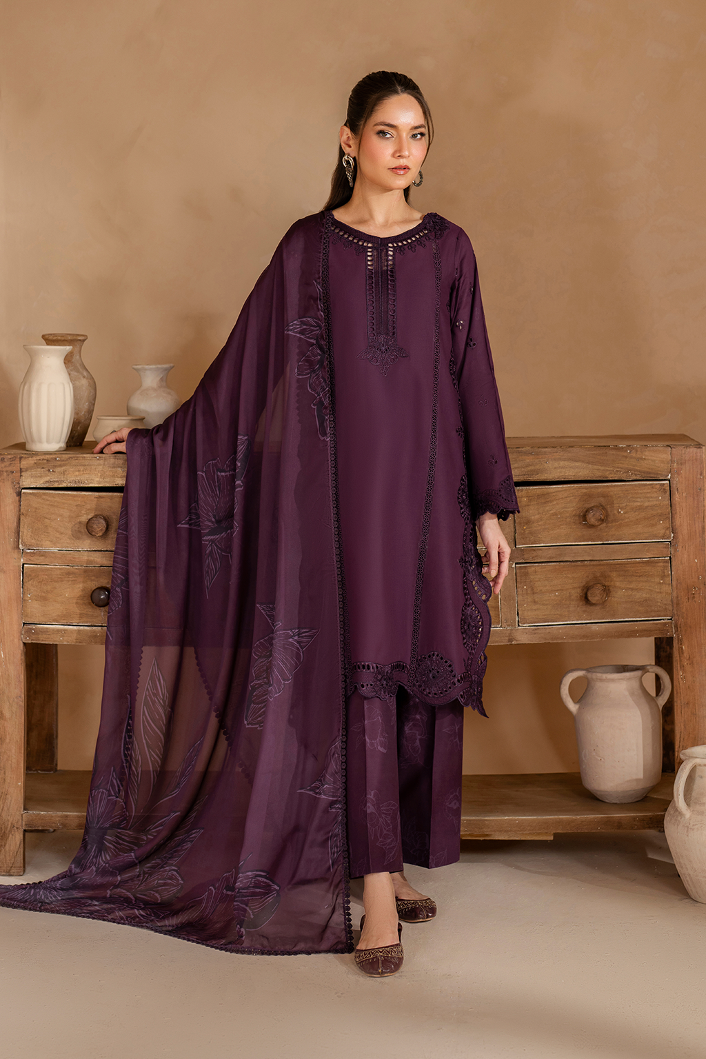 UE-467  Embroidered Lawn - Iznik