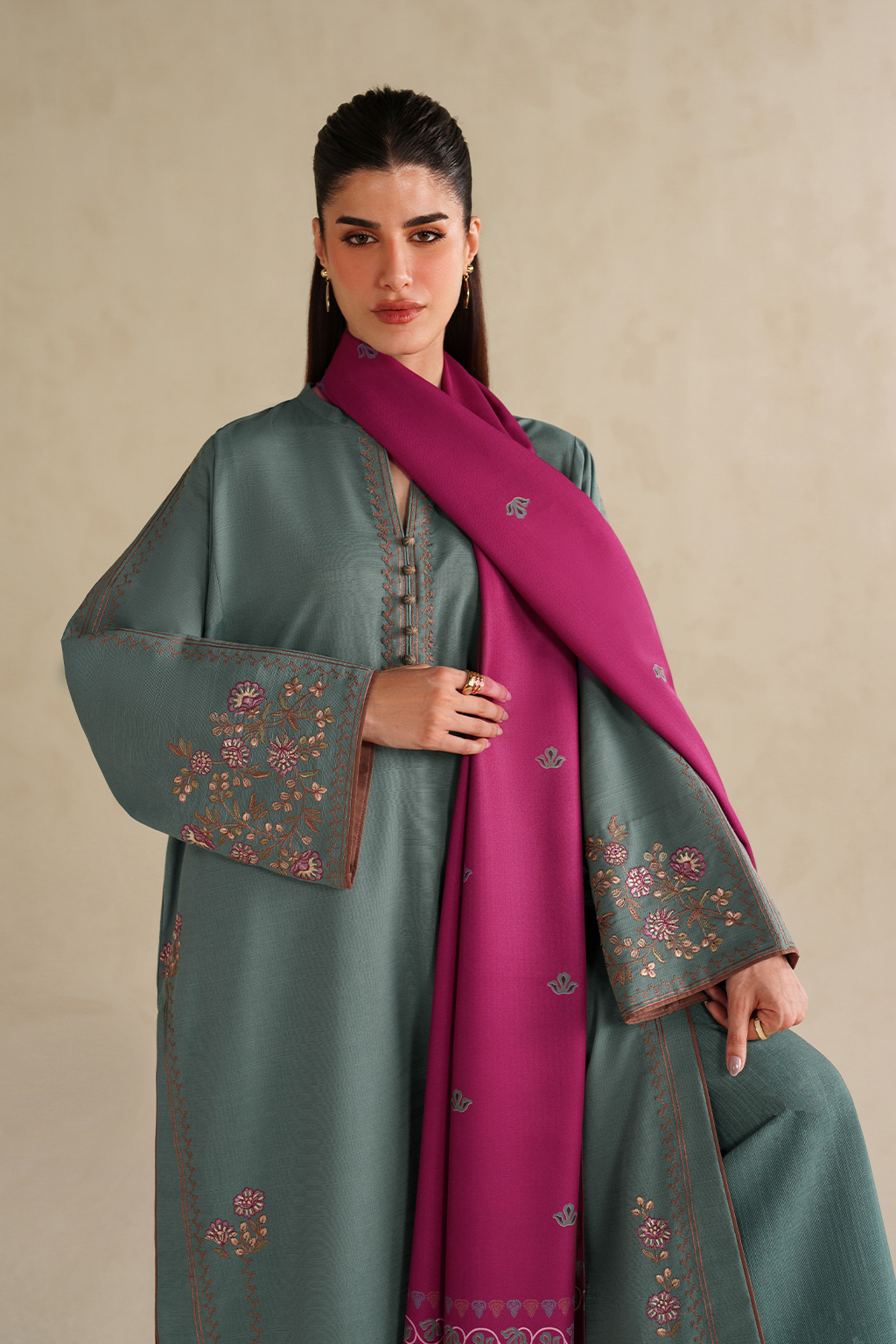 UE-589 Embroidered Khaddar - Iznik