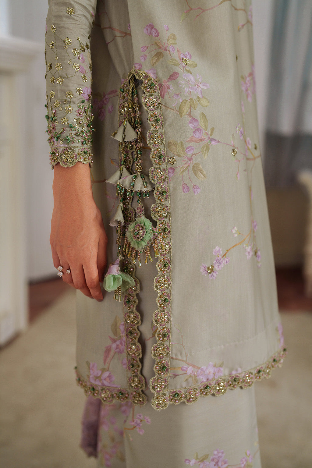 UE-539  Printed Formals