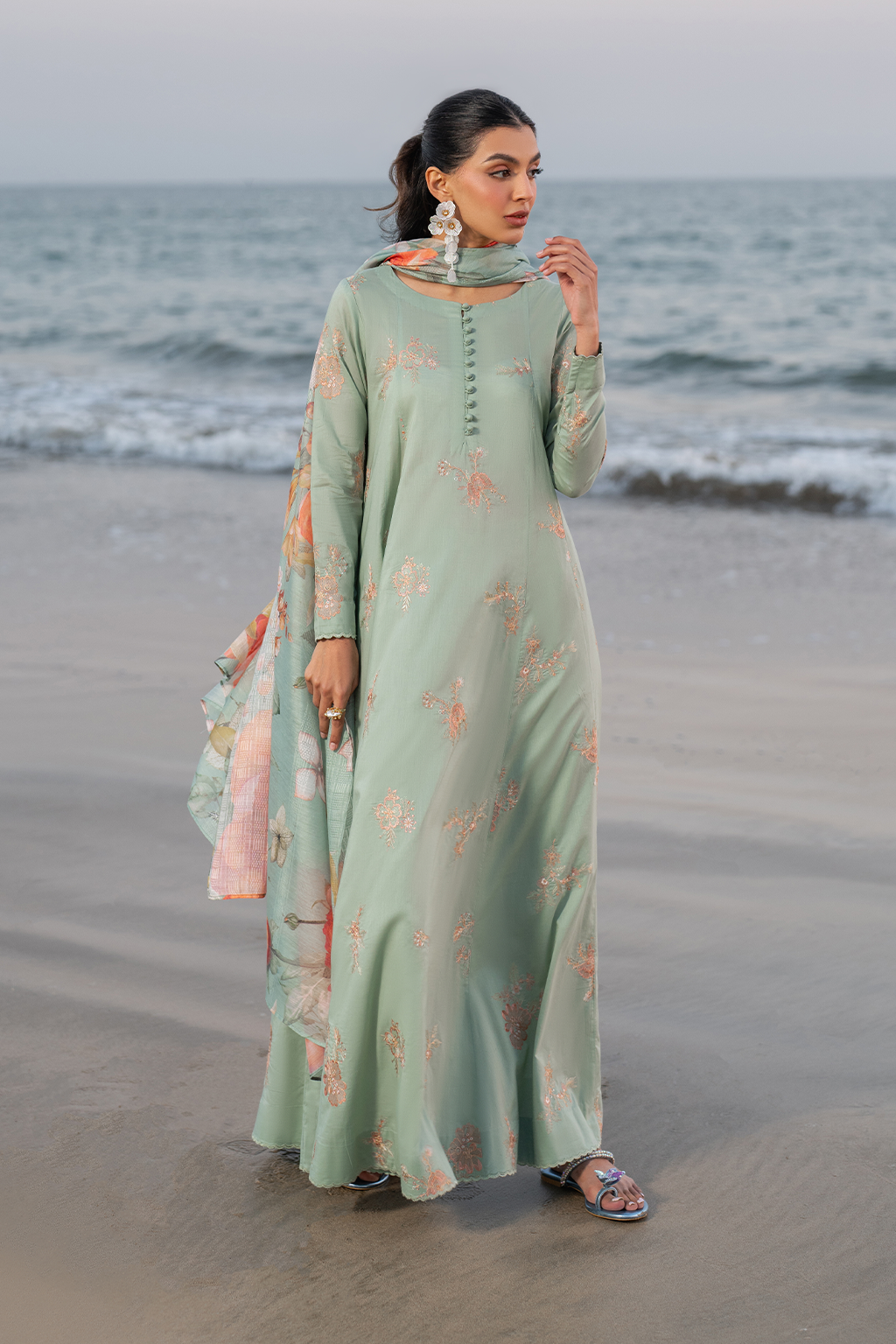 UE-383 Embroidered Lawn - Iznik