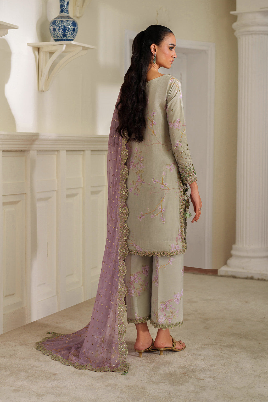 UE-539  Printed Formals