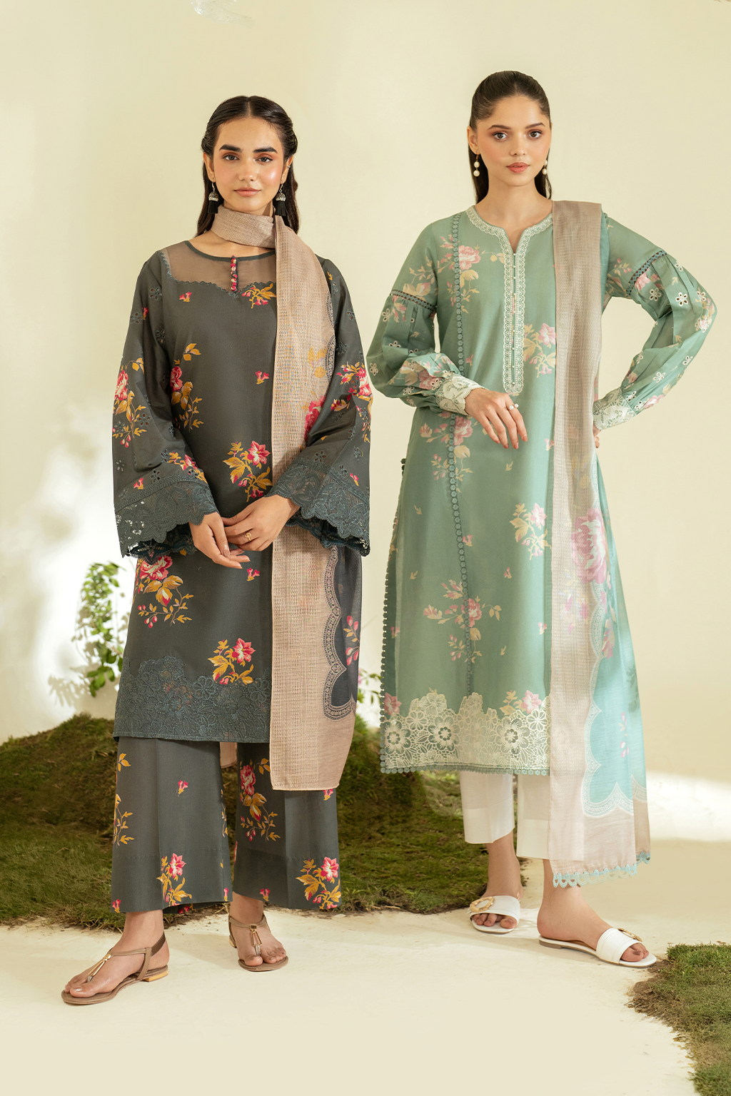 UE-452 Printed Lawn - Iznik