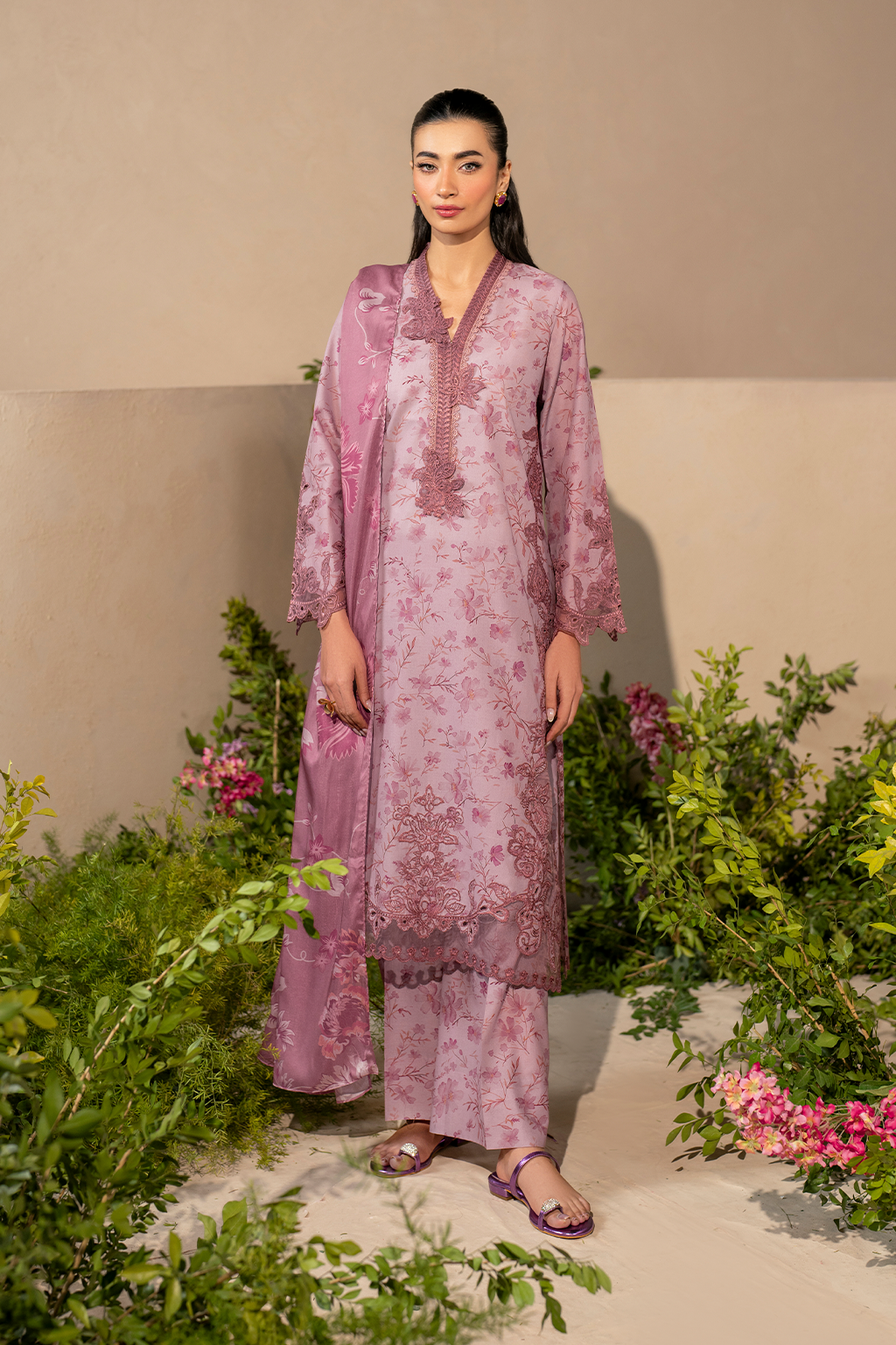 EFL-04 Embroidered Lawn Main image