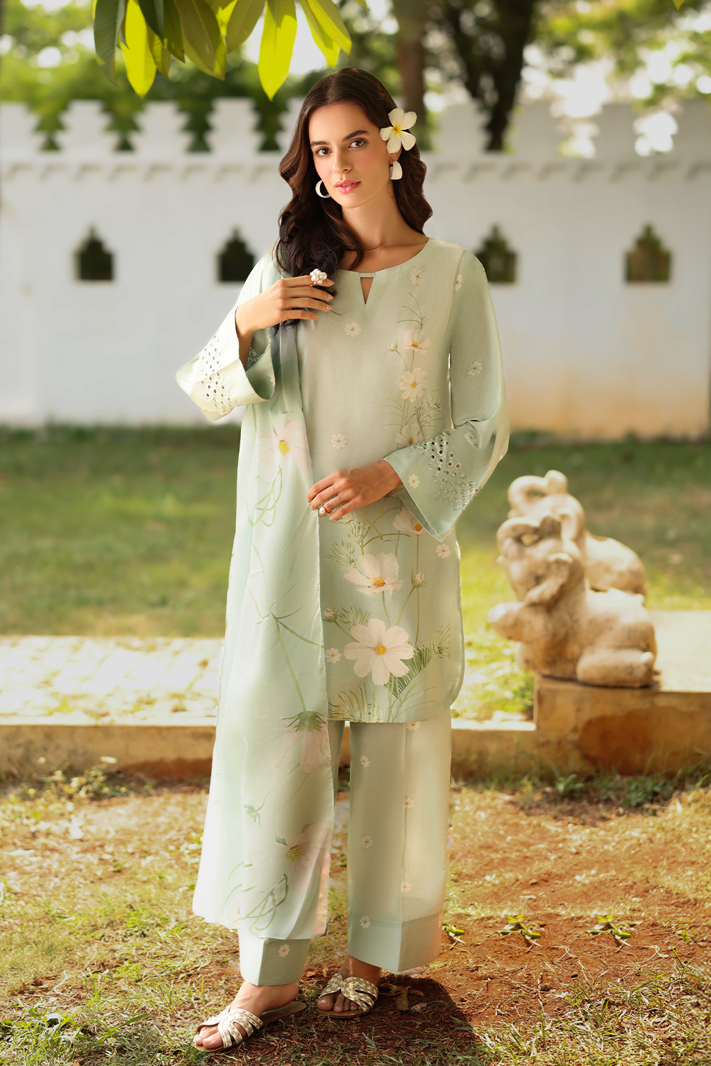 UE-530 Exclusive Lawn - Iznik